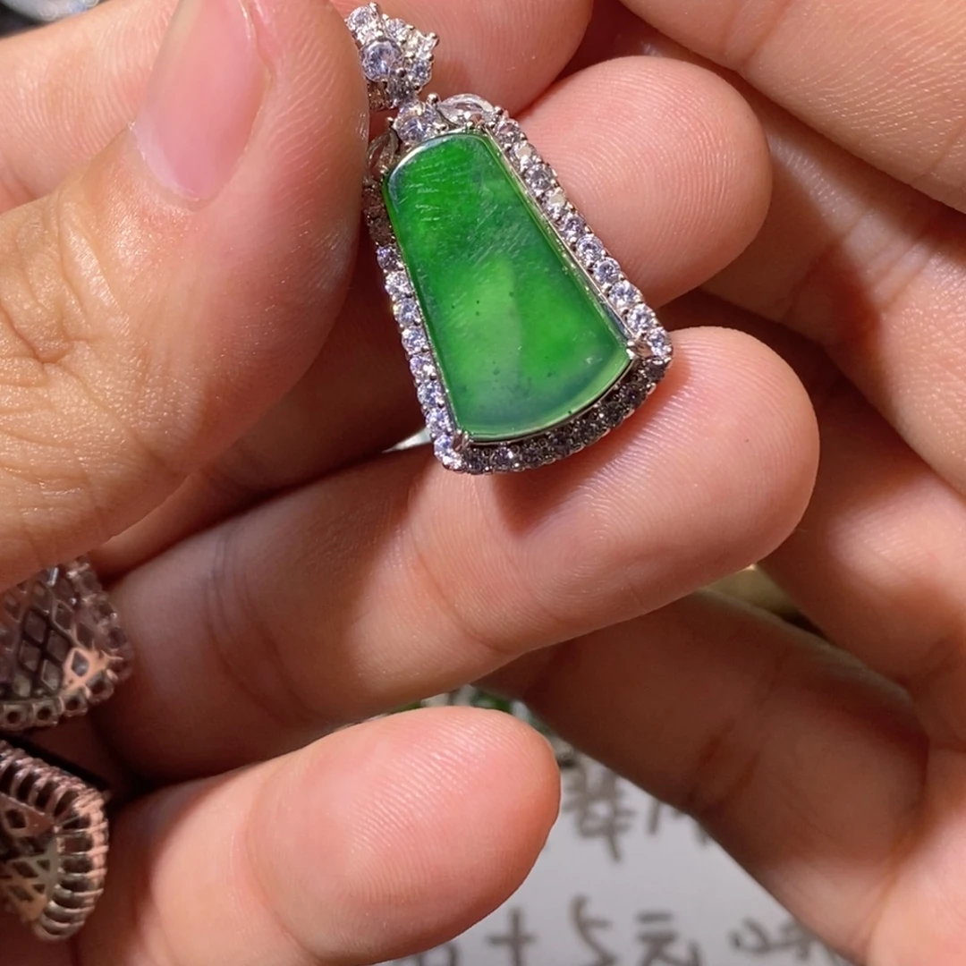 翡翠未镶嵌颈饰天然