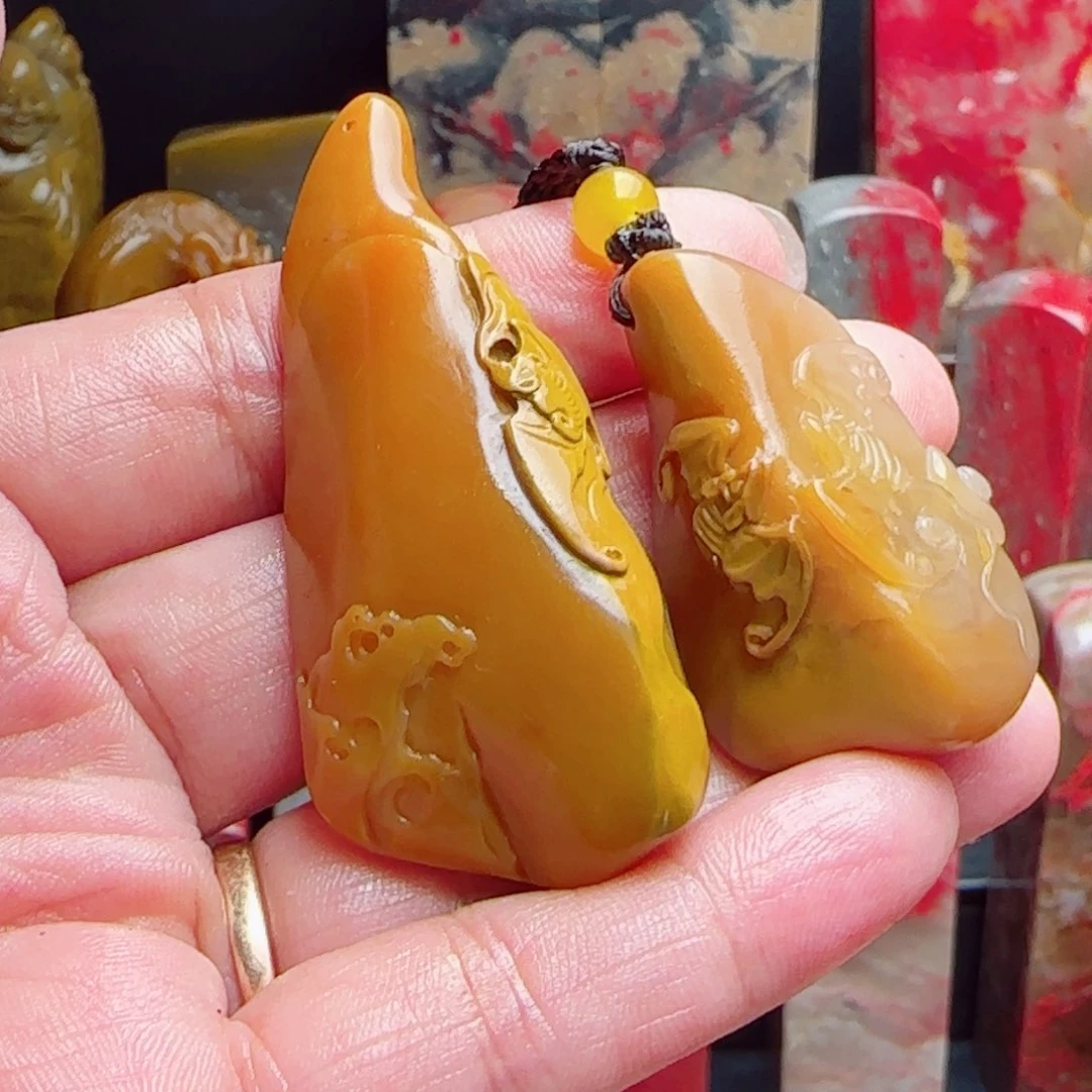 昌化石冯*爷田黄石挂件