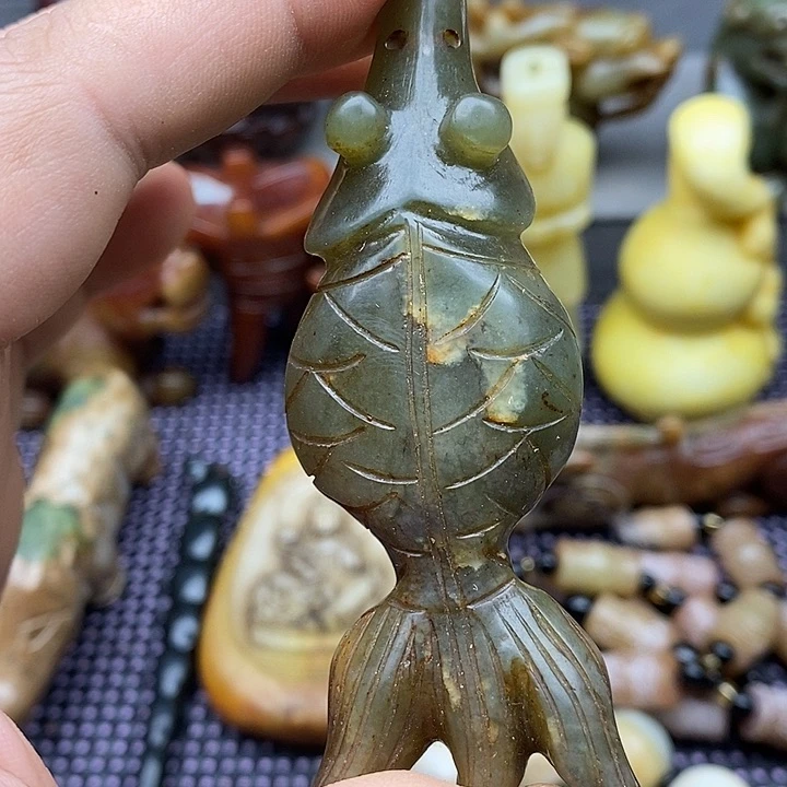 未镶嵌蛇纹石玉颈饰