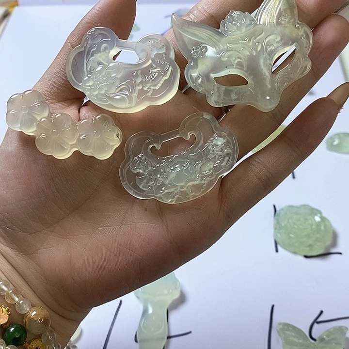 合金蛇纹石玉颈饰团****喵