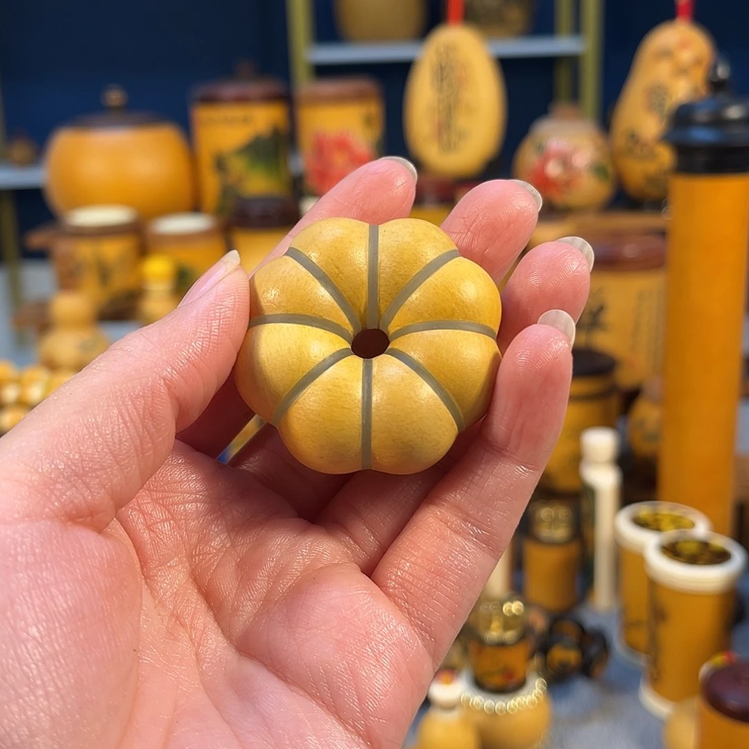 大叶紫檀（黑酸枝木类）っ****人