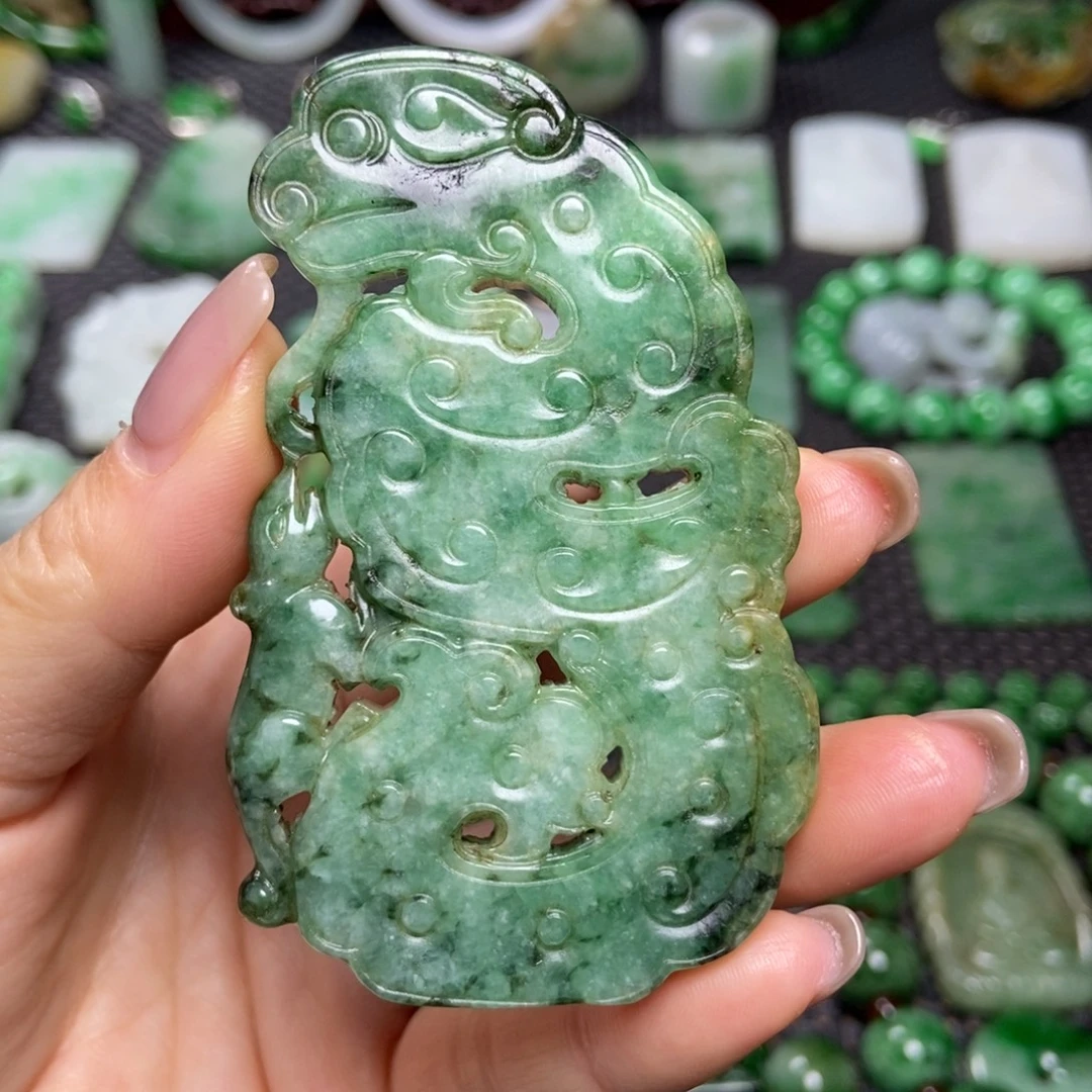 翡翠未镶嵌挂件清