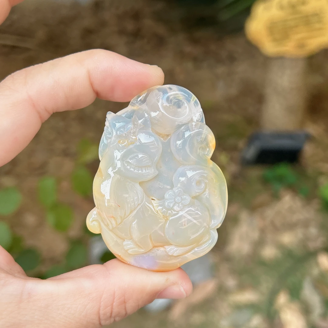天然珊瑚玉雕刻件玉石挂件吊坠珊瑚玉九尾狐
