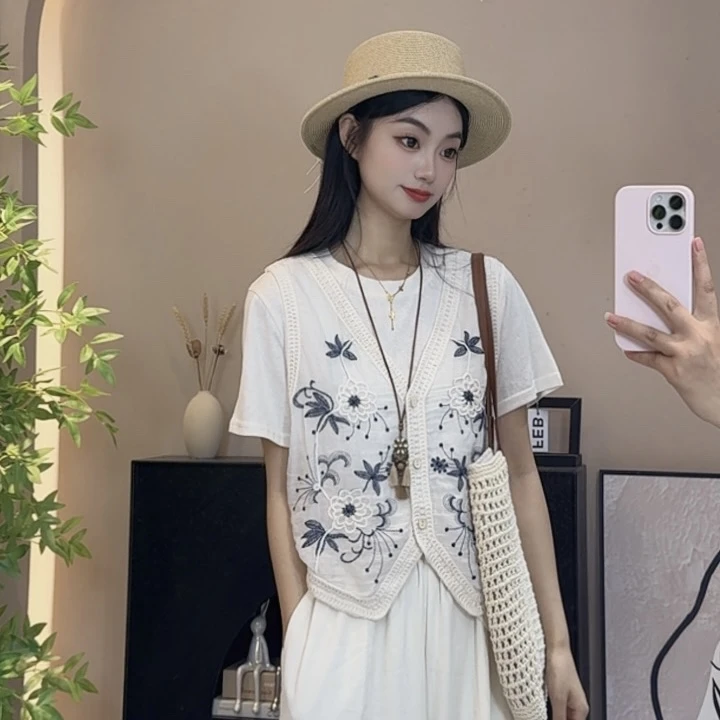 2025新款度假风刺绣马甲短袖T恤两件套韩版叠穿时尚上衣女