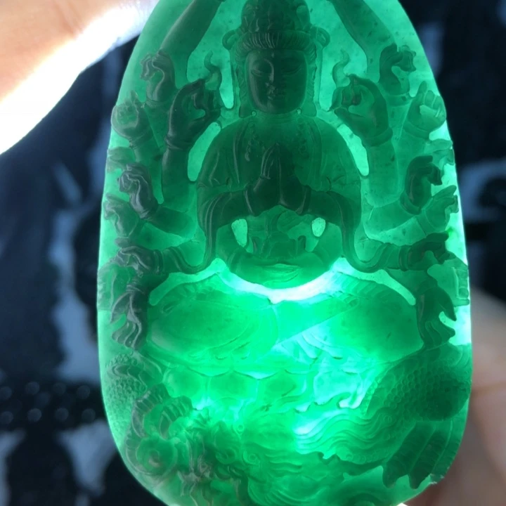 定制翡翠未镶嵌千手观音