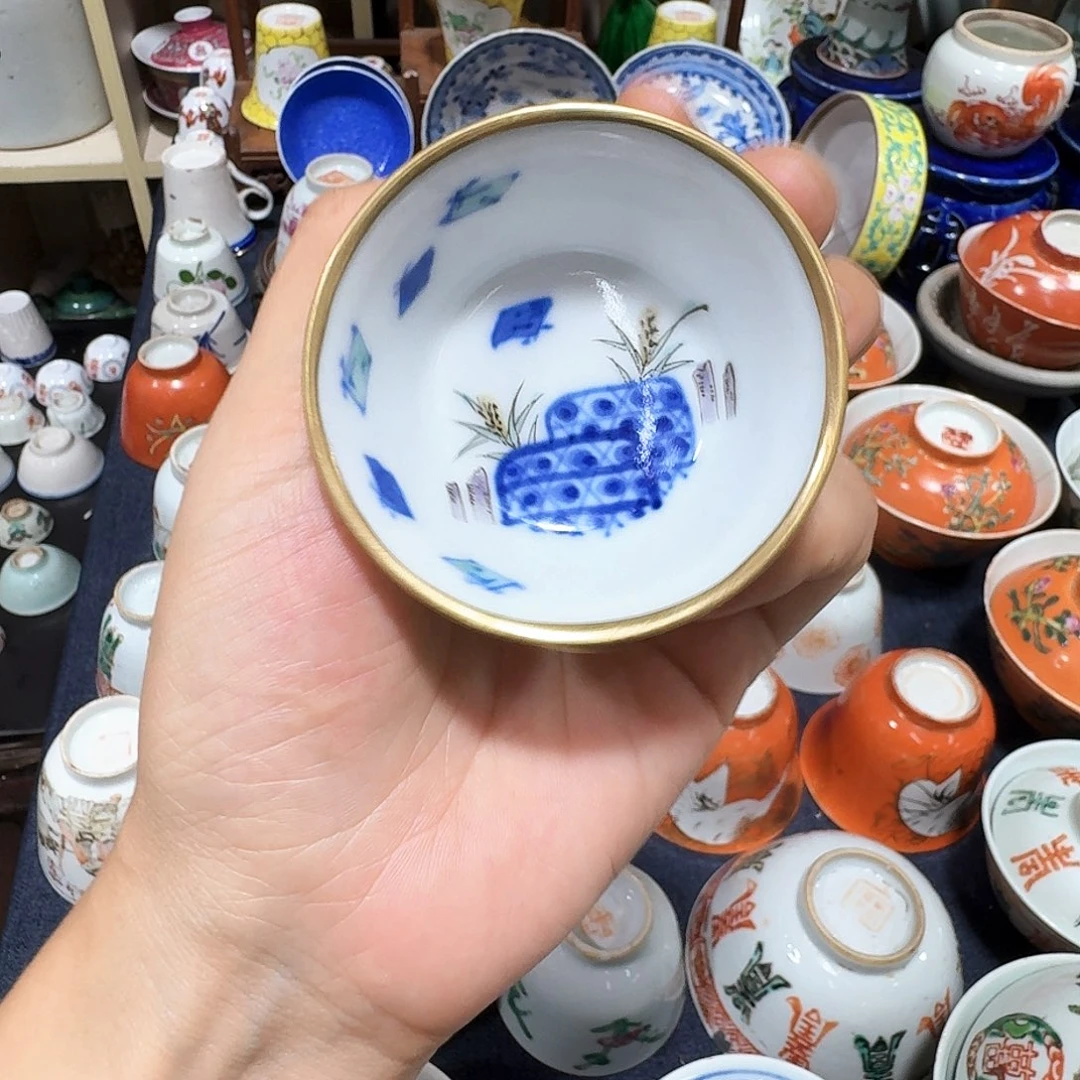 青花锯瓷小杯包口