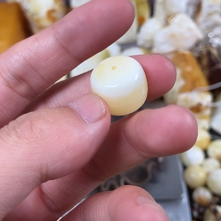 未镶嵌琥珀裸石我