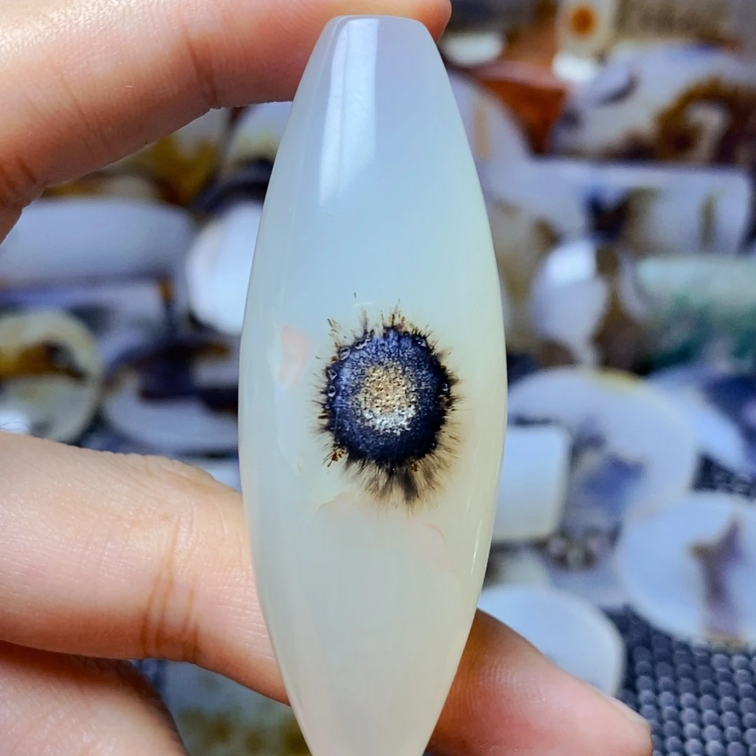 玛瑙/玉髓未镶嵌珠宝半成品