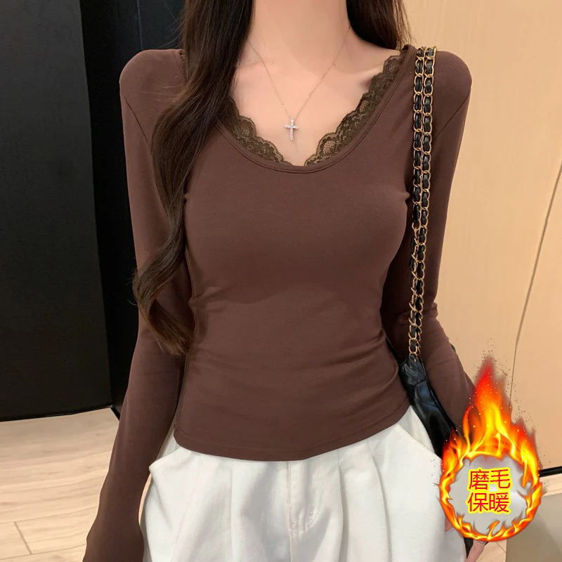 心机V领蕾丝磨毛t恤女士冬季修身打底衫保暖内搭漂亮减龄款上衣