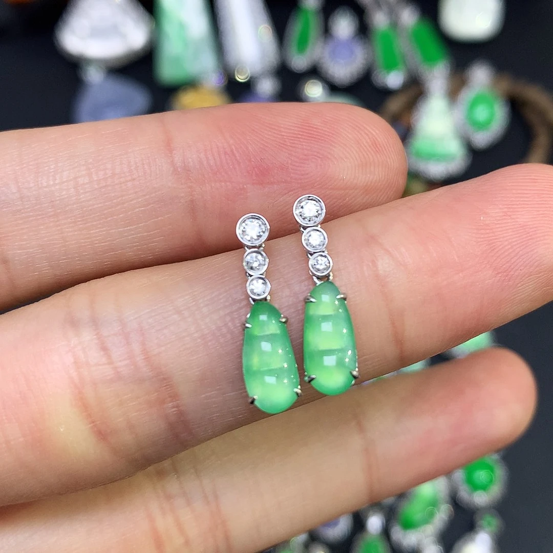 翡翠18K金镶嵌耳钉木纳