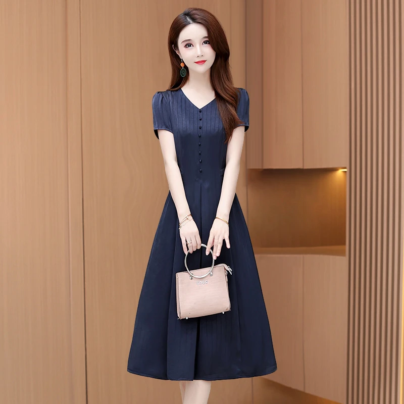 V领收腰连衣裙女春夏2025高端气质高档品牌中年妈妈贵夫人纱料裙
