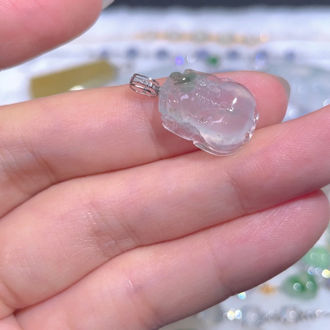 颈饰18K金镶嵌翡翠翡翠