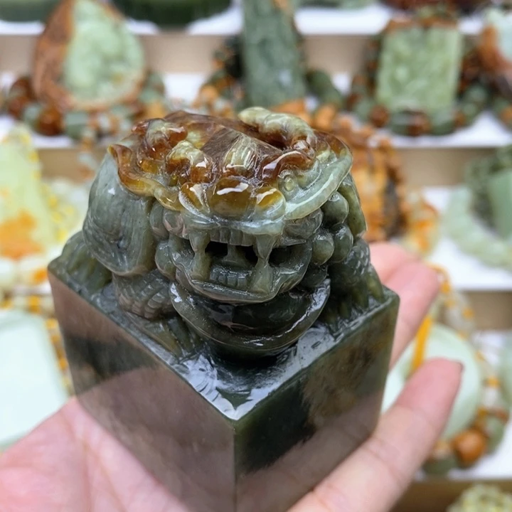 透闪石质玉未镶嵌摆件w****0