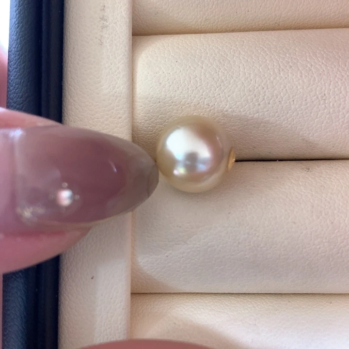 颈饰18K金镶嵌海水珍珠