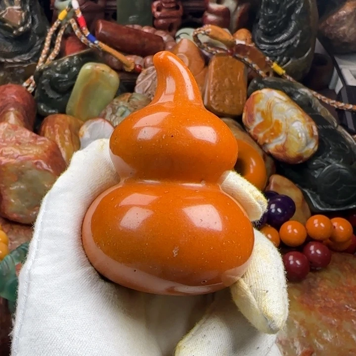 未镶嵌透闪石质玉珠宝奇石