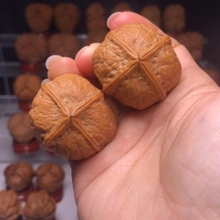 文玩核桃吊坠50玲珑骰子