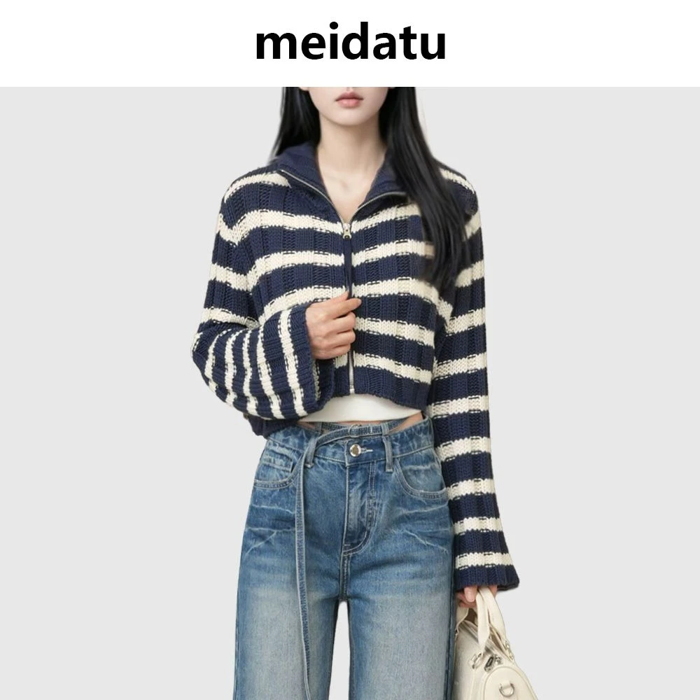美哒兔（miu系学院）经典撞色条纹短款毛衣CM237-J
