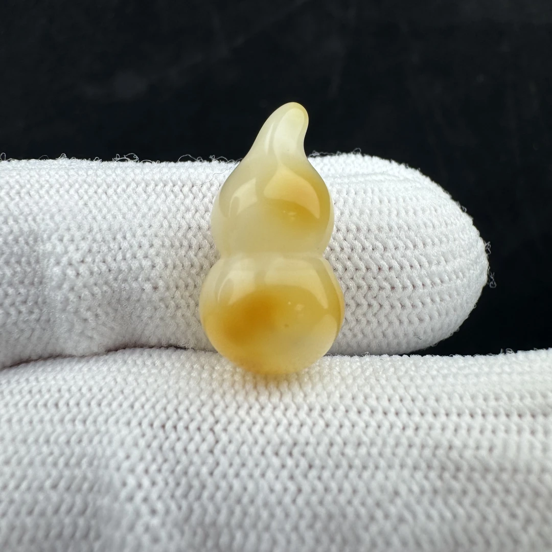 Y5441天然原矿蜜蜡 葫芦10.2*19.8mm支持复检假一罚十