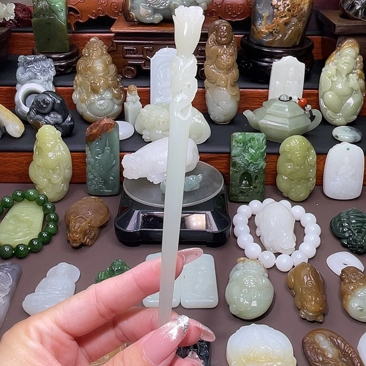 M***k颈饰未镶嵌和田玉