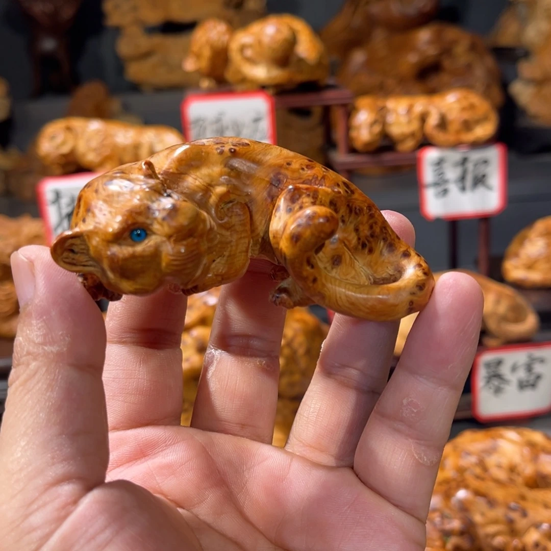 柏木（崖柏）木雕手工把件太行崖柏瘤疤料豹子