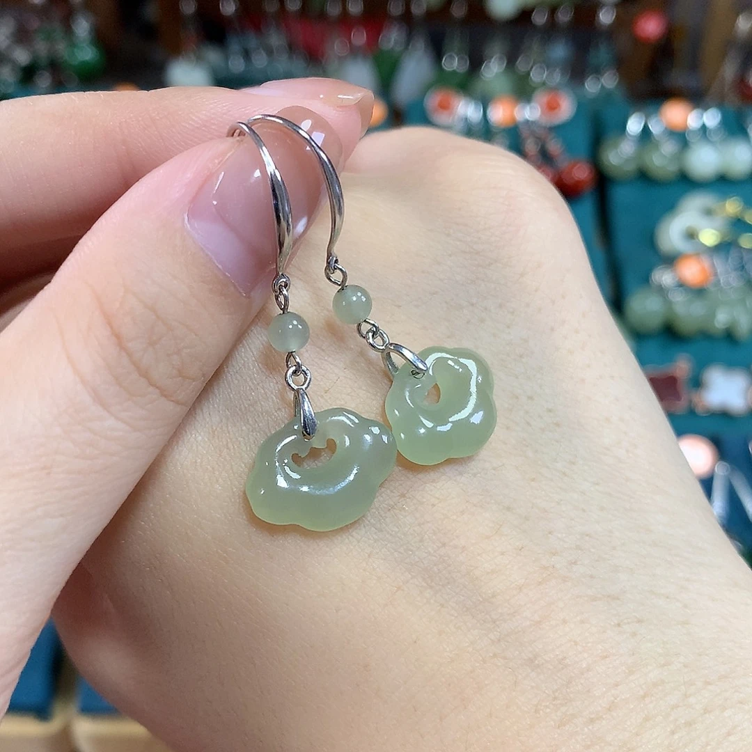 和田玉银S925镶嵌耳饰卡16左右