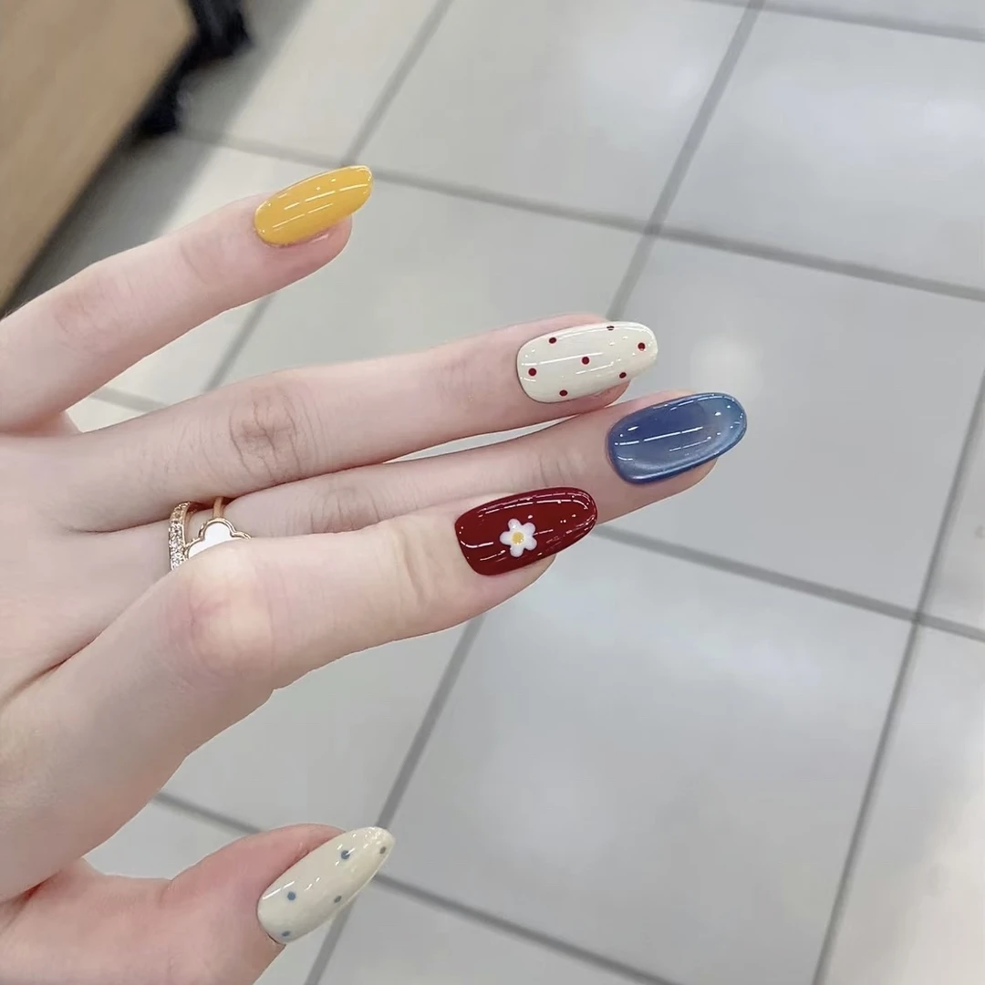 手工穿戴甲春夏彩色波点小花气质显白美甲短款小清新学生日常甲片