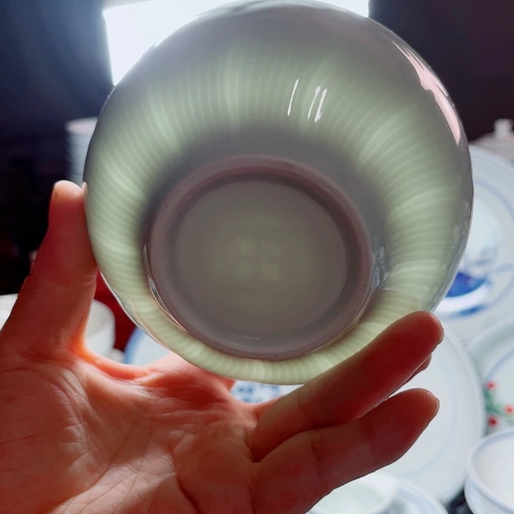 青花玲珑4.5寸饭碗荷花雕刻