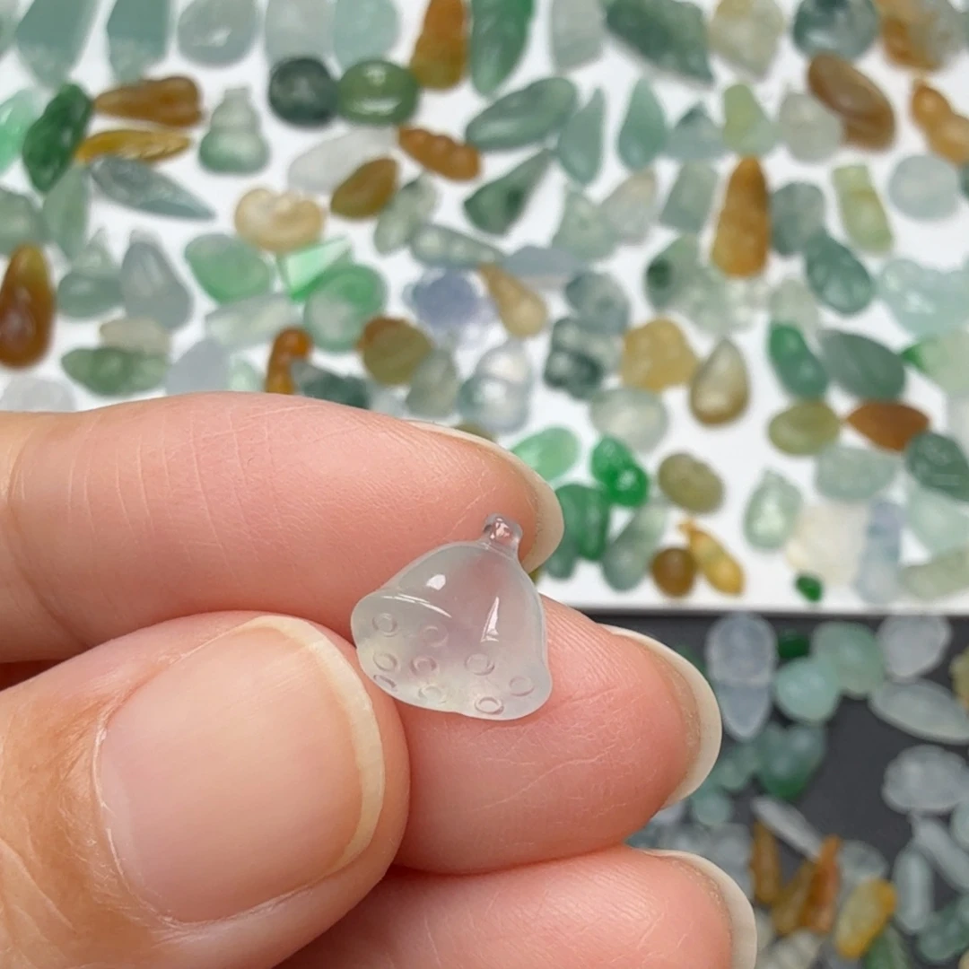 定制翡翠未镶嵌莲蓬