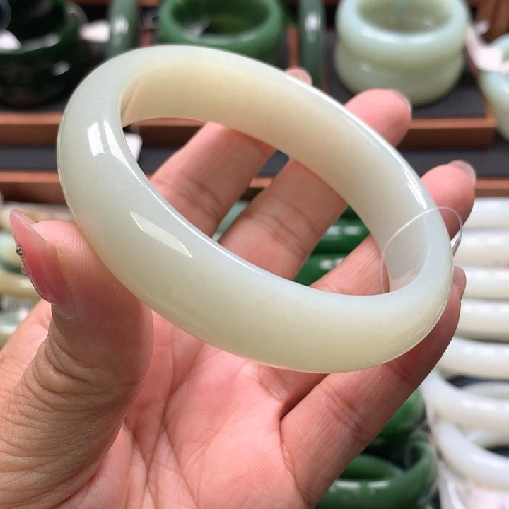 【闪购商品】未镶嵌手镯和田玉63