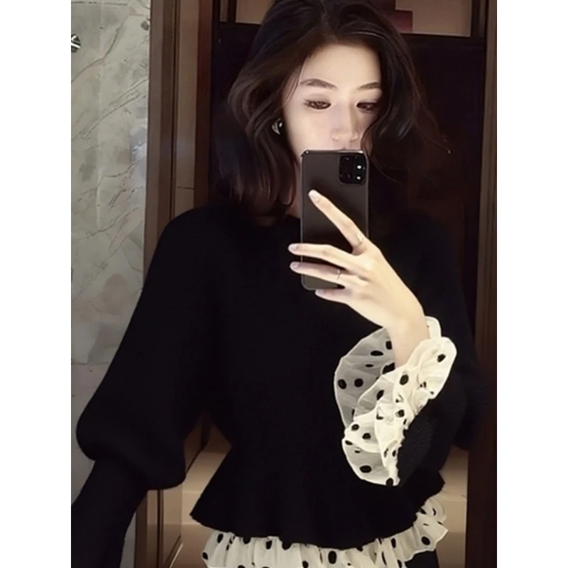 小香风黑色收腰针织衫女2026冬季独特漂亮时髦洋气百搭荷叶边毛衣