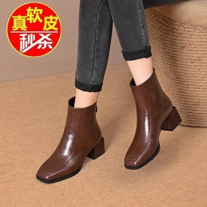 品牌断码真皮方头马丁靴女瘦瘦裸靴方头法式粗跟棕色秋冬高跟短靴