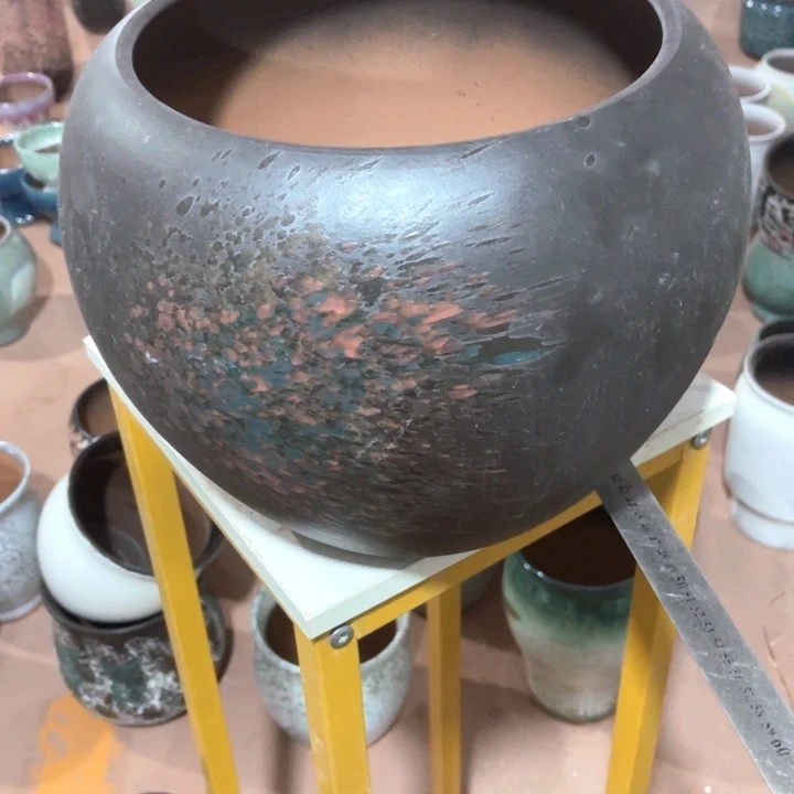 紫砂花盆口径24高度26一只小瑕疵