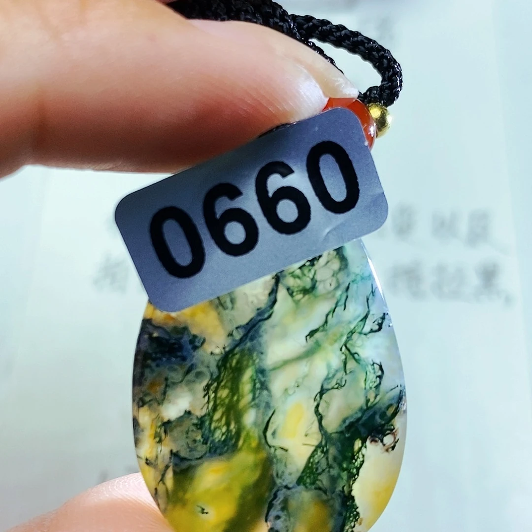 未镶嵌颈饰玛瑙/玉髓丁*