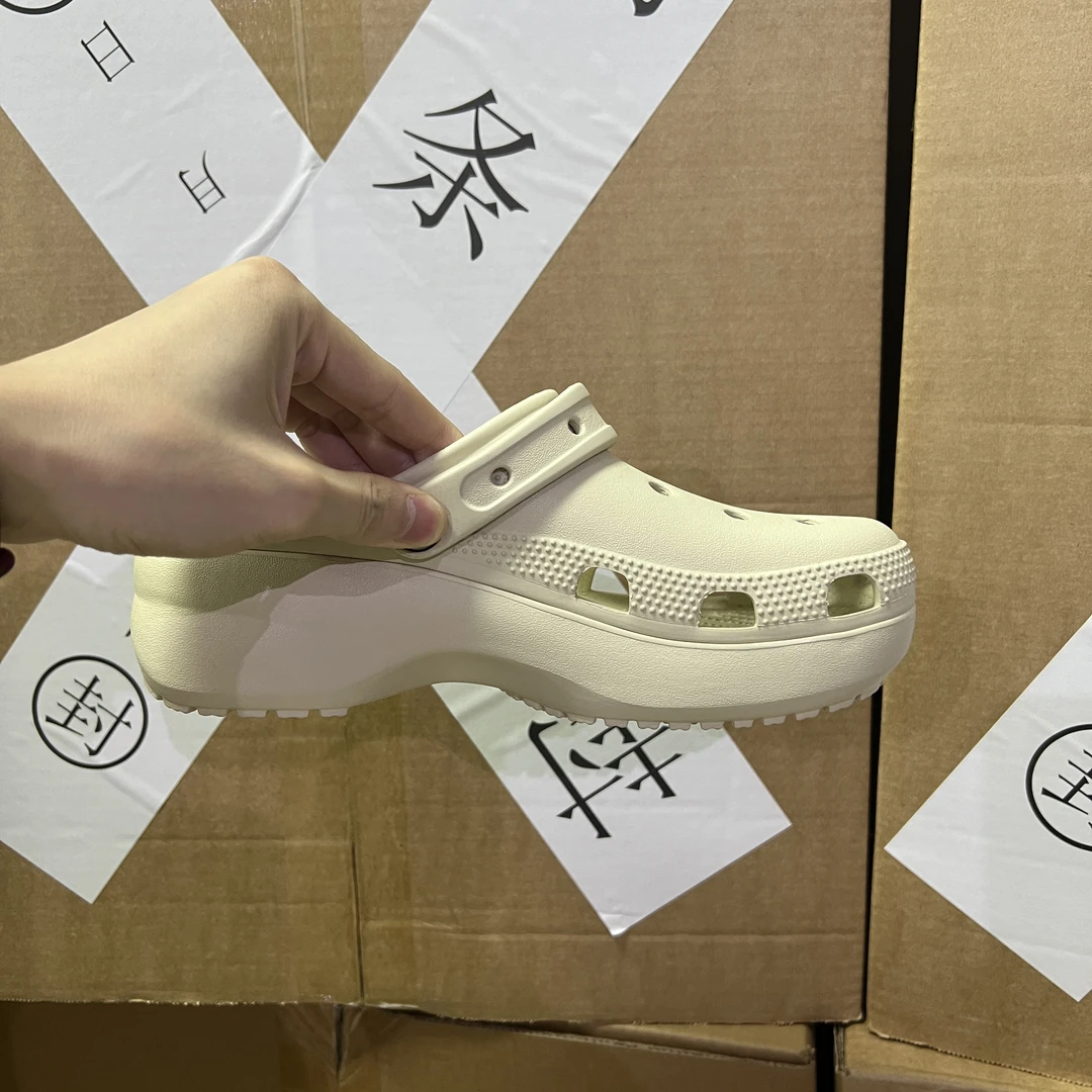 泡芙·云朵·明星·经典款只有鞋子全新未拆封洞洞鞋B1