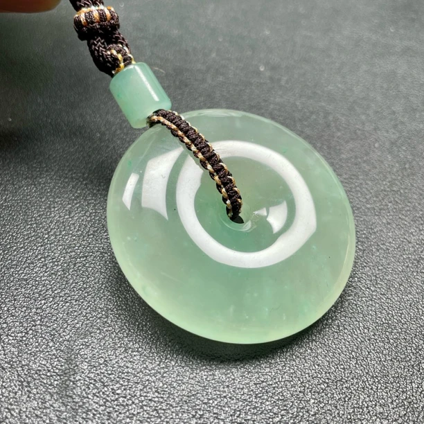 天然玉石非洲翠（独龙玉）精品高冰纯晴底飘花超大平安扣男女时尚款