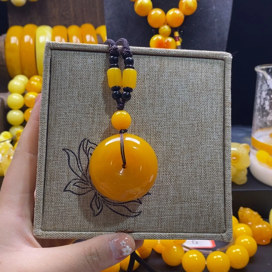 用***5非金属老蜡飘花小号平安扣全品