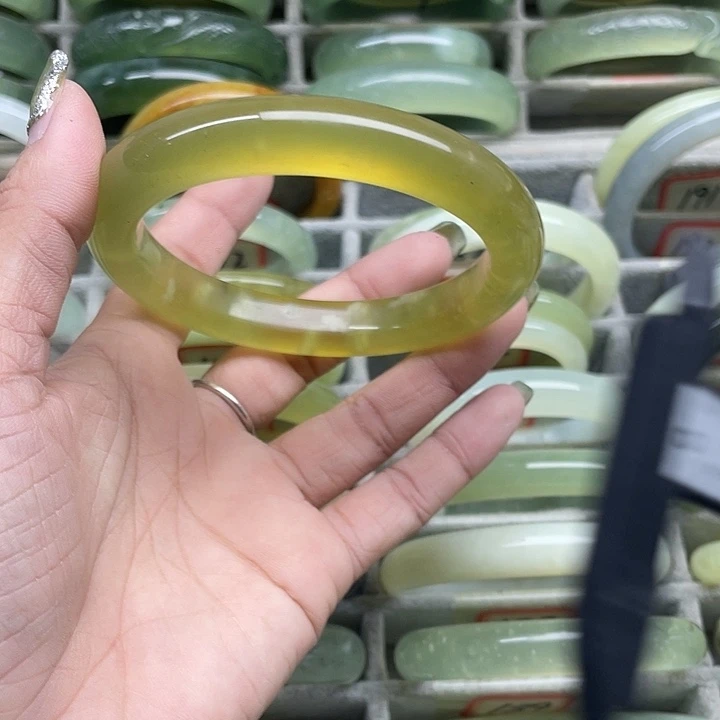 蛇纹石玉未镶嵌手镯181