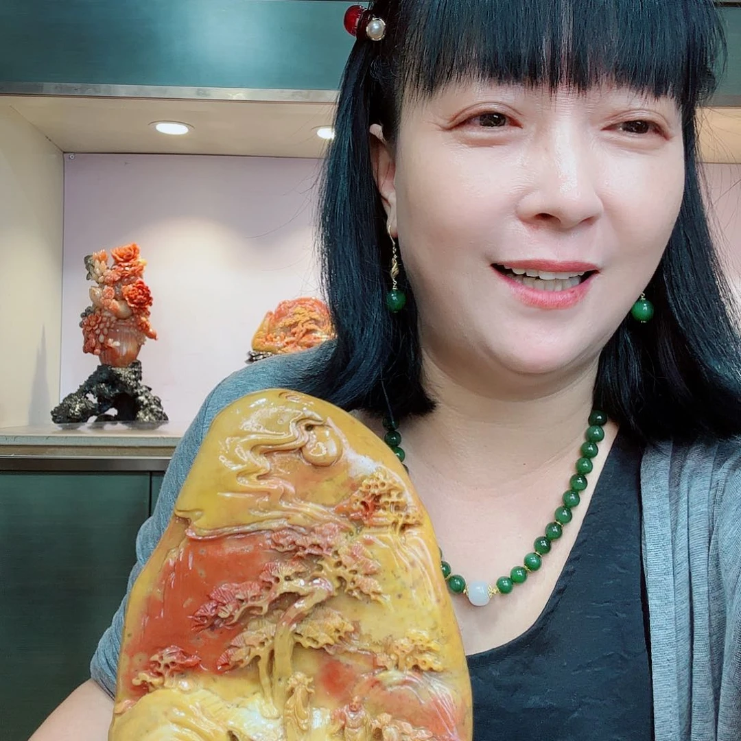 寿山石金**秋昌化田黄摆件