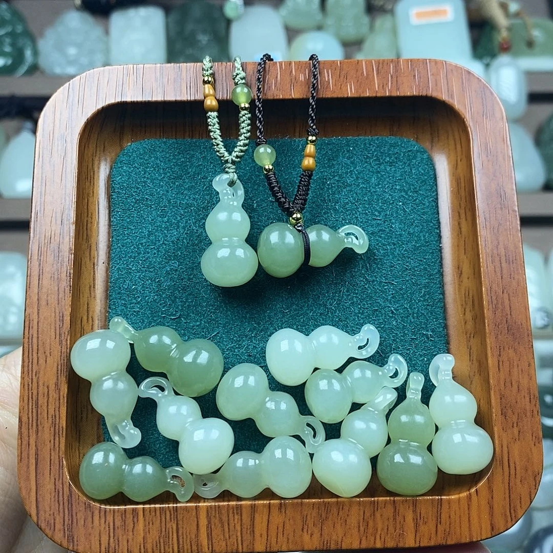 和田玉未镶嵌颈饰葫芦多样性发1件