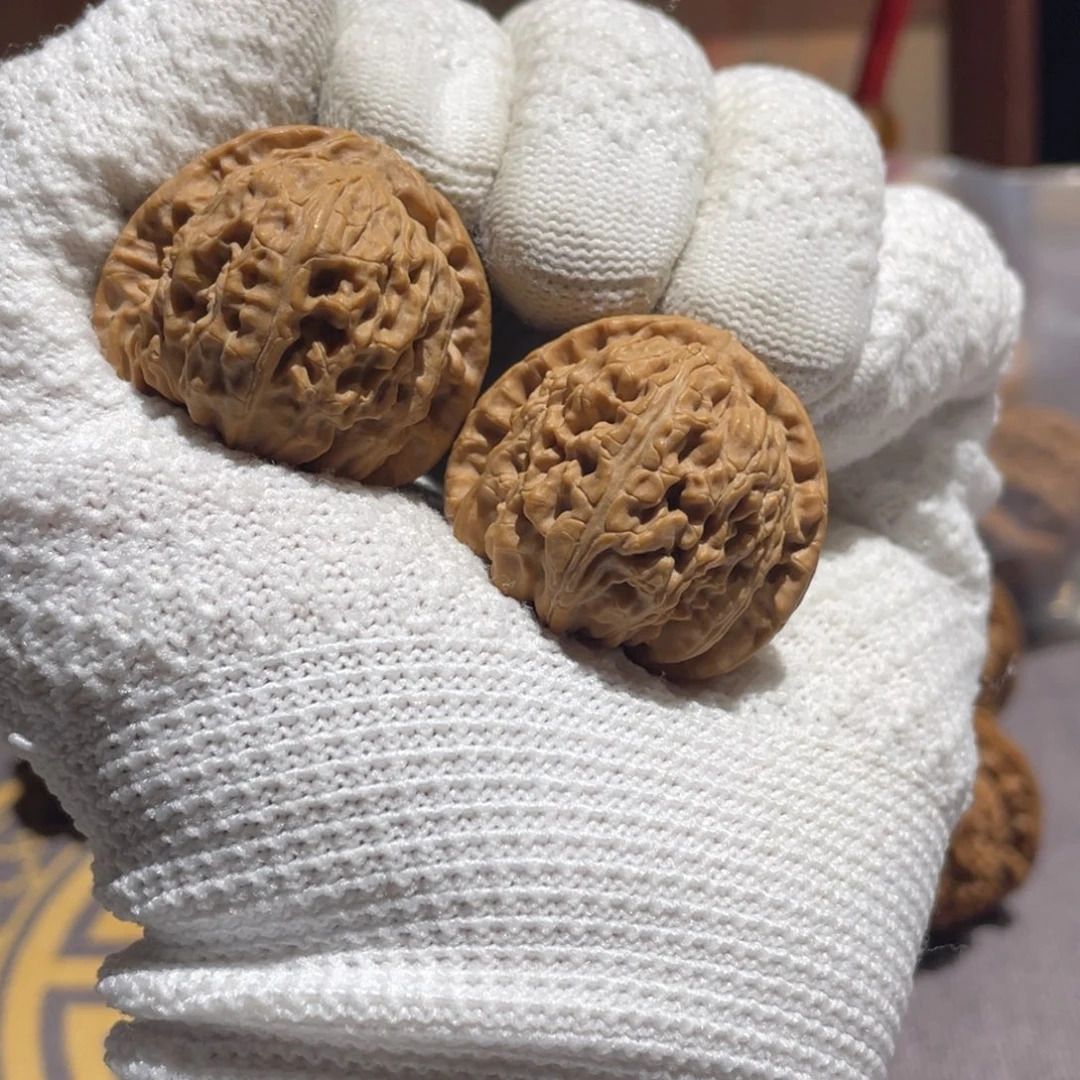 把件文玩核桃32三角白a258