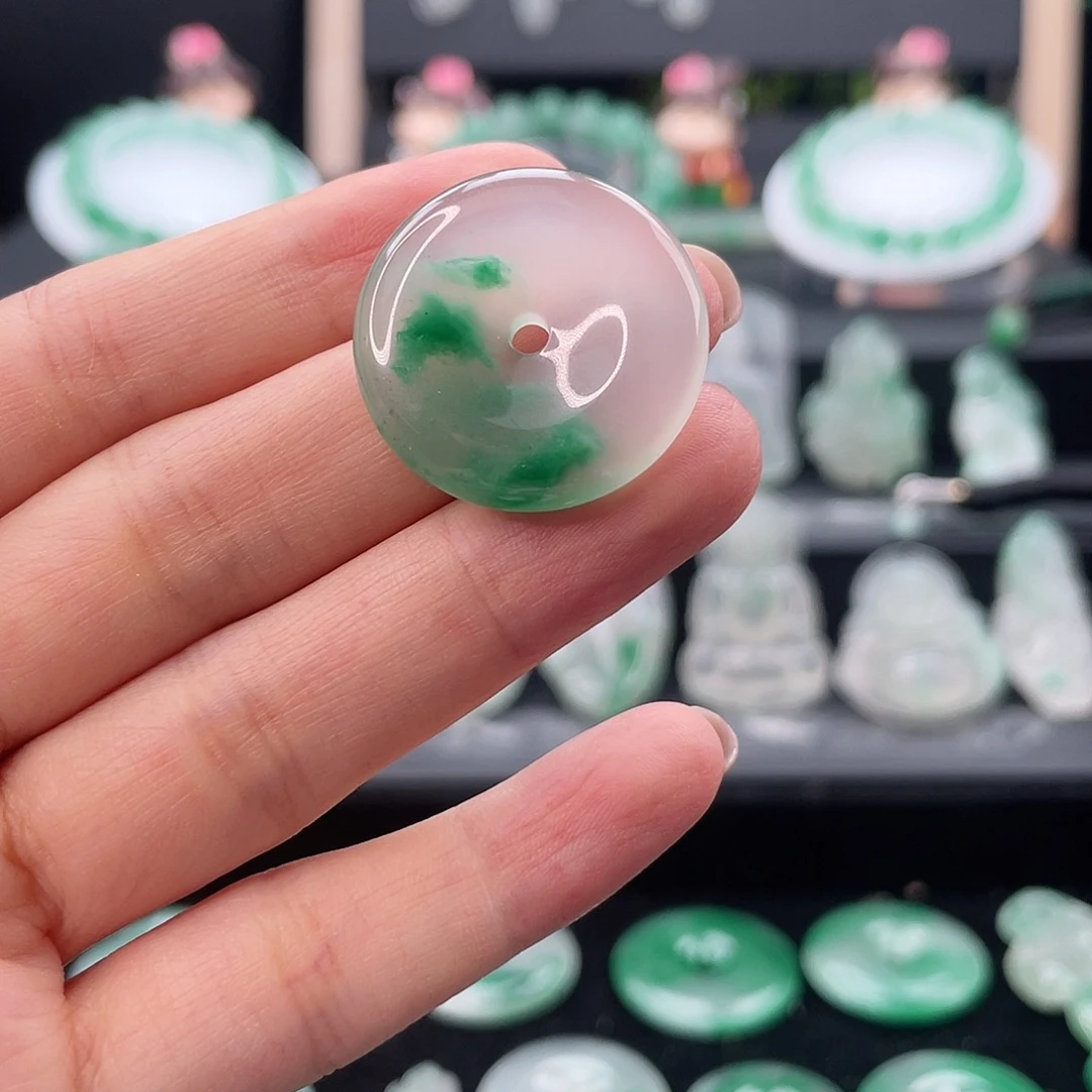 石英质玉未镶嵌吊坠(赠链)