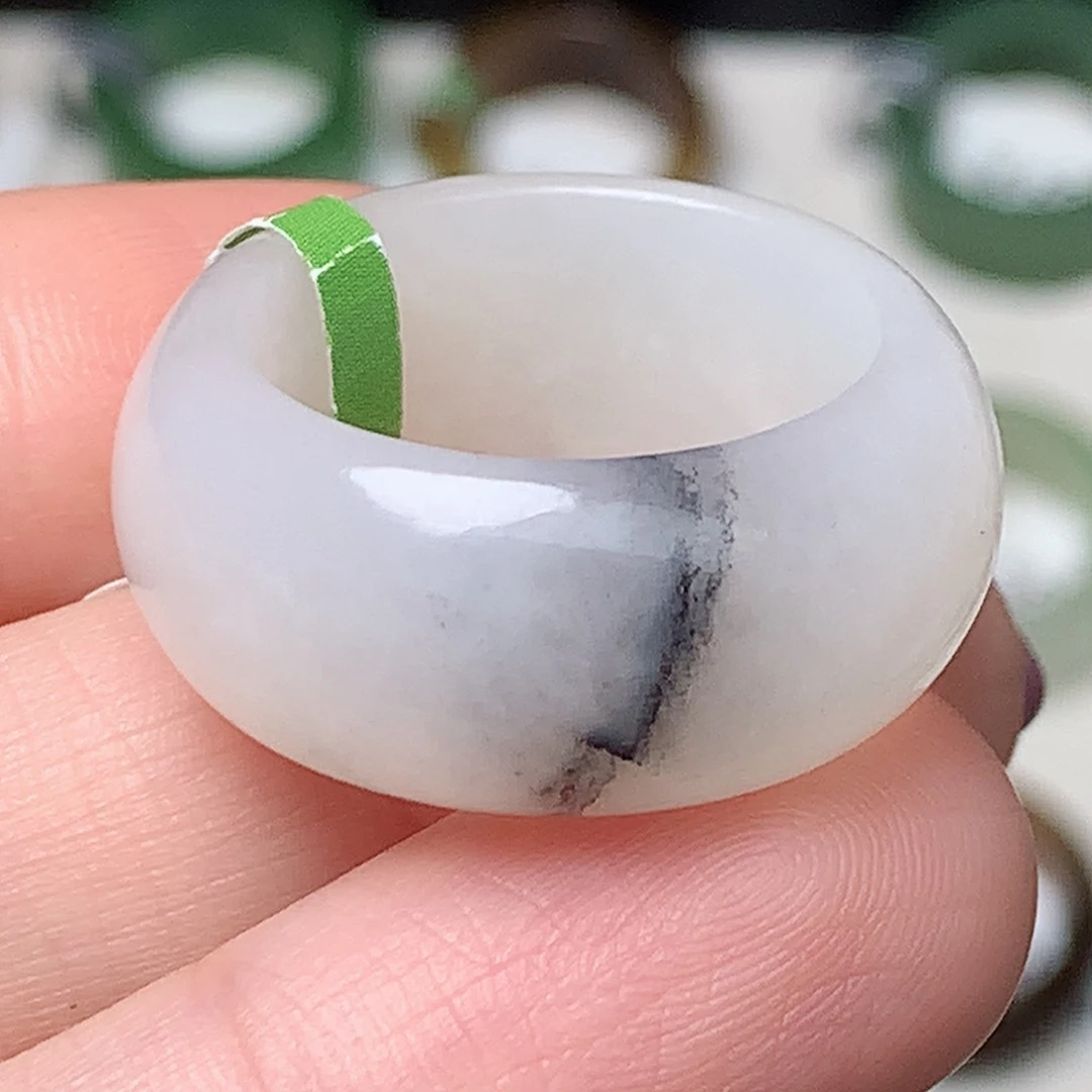 未镶嵌戒指和田玉