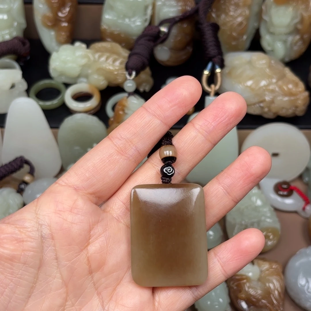 颈饰未镶嵌和田玉