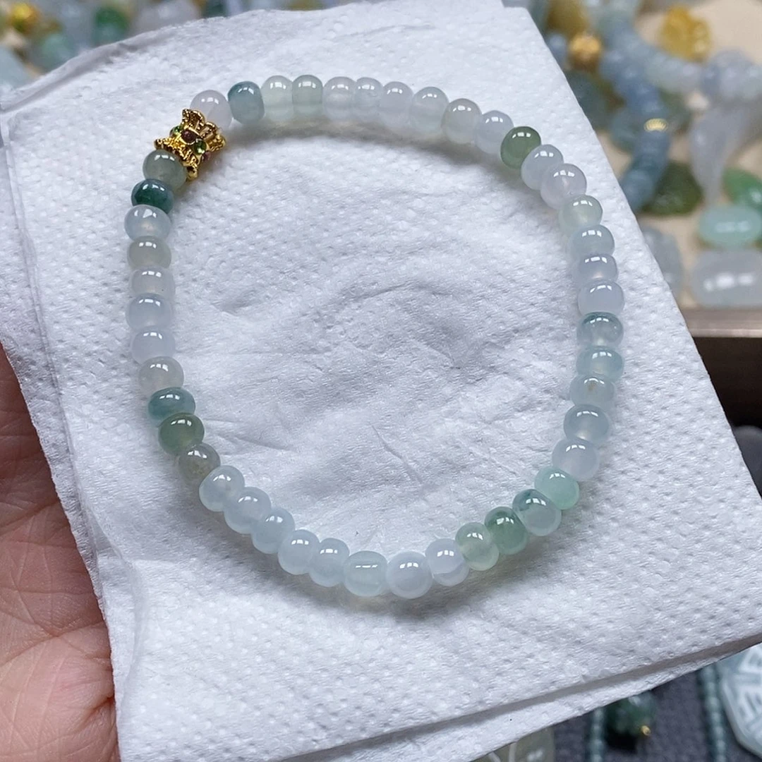 翡翠颈饰未镶嵌闪