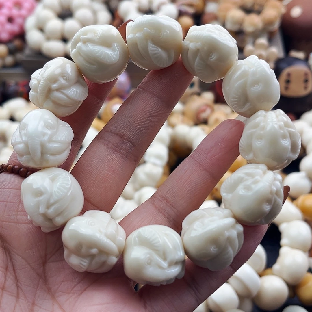 吊坠菩提根/象牙果小象