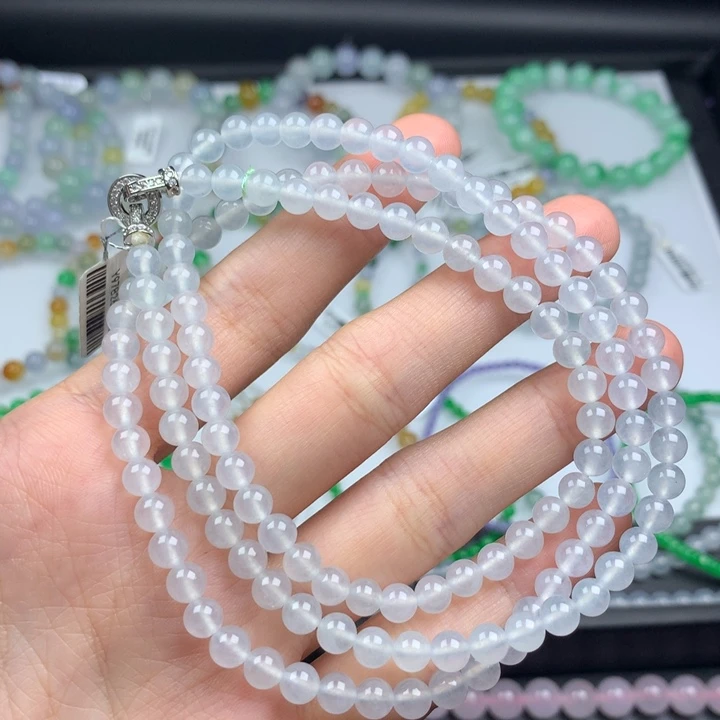 毛衣链未镶嵌翡翠是