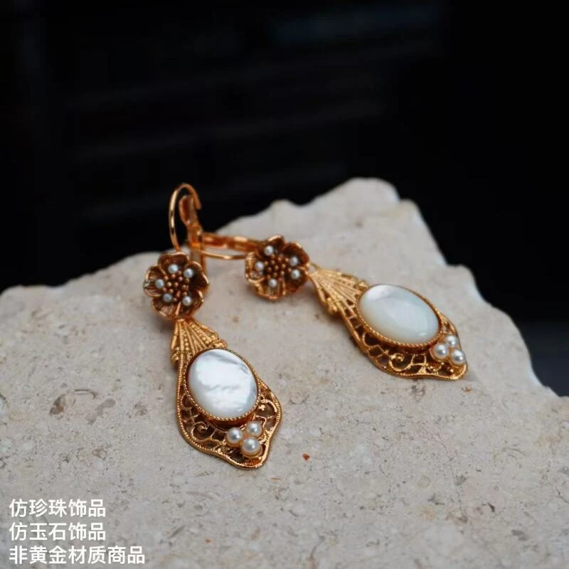 铜合金仿珍珠耳饰 铜合金树脂仿珍珠耳饰 LC 21006