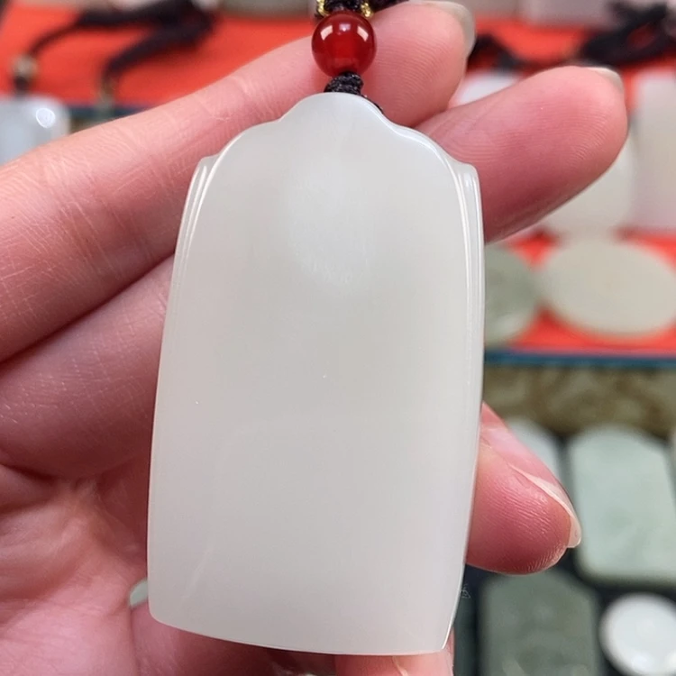 【闪购商品】颈饰未镶嵌和田玉