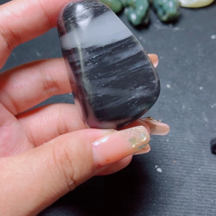 和田玉（糖玉）未镶嵌珠宝奇石