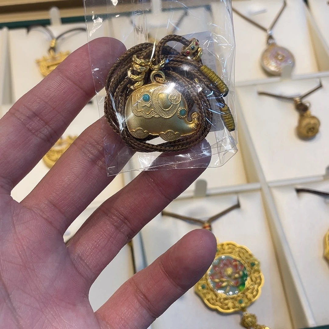 珐琅足银吉象吊坠